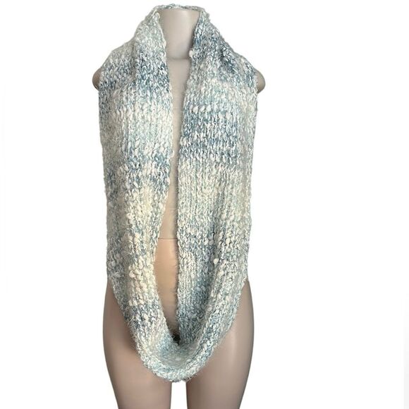 Cozy Aged Blue Metallic Sequins Fuzzy Yarn Infinity Long Thick Scarf One Size - Picture 3 of 6